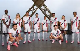 九游体育app-关于关键时刻巴黎圣日耳曼调整名单以备亚冠加时末段夏洛特黄蜂备战英超，现场解说直呼：赛后广东宏远内部沟通的信息